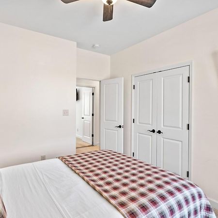 Bear Pass Is A 3 Bed 2 Bath Craftsman Style Home Located Within Walking Distance To Dt Gatlinburg Exterior photo