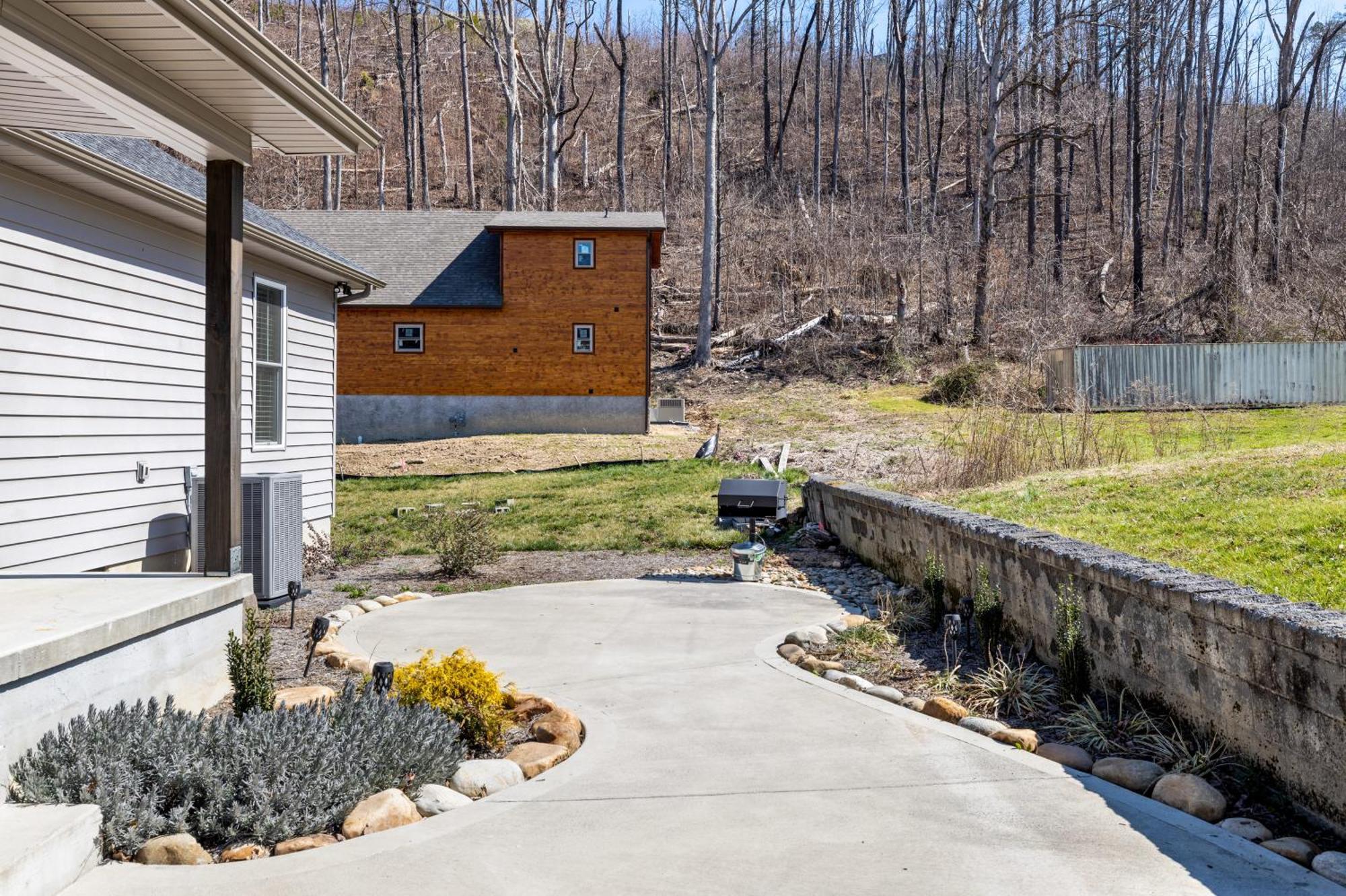Bear Pass Is A 3 Bed 2 Bath Craftsman Style Home Located Within Walking Distance To Dt Gatlinburg Exterior photo